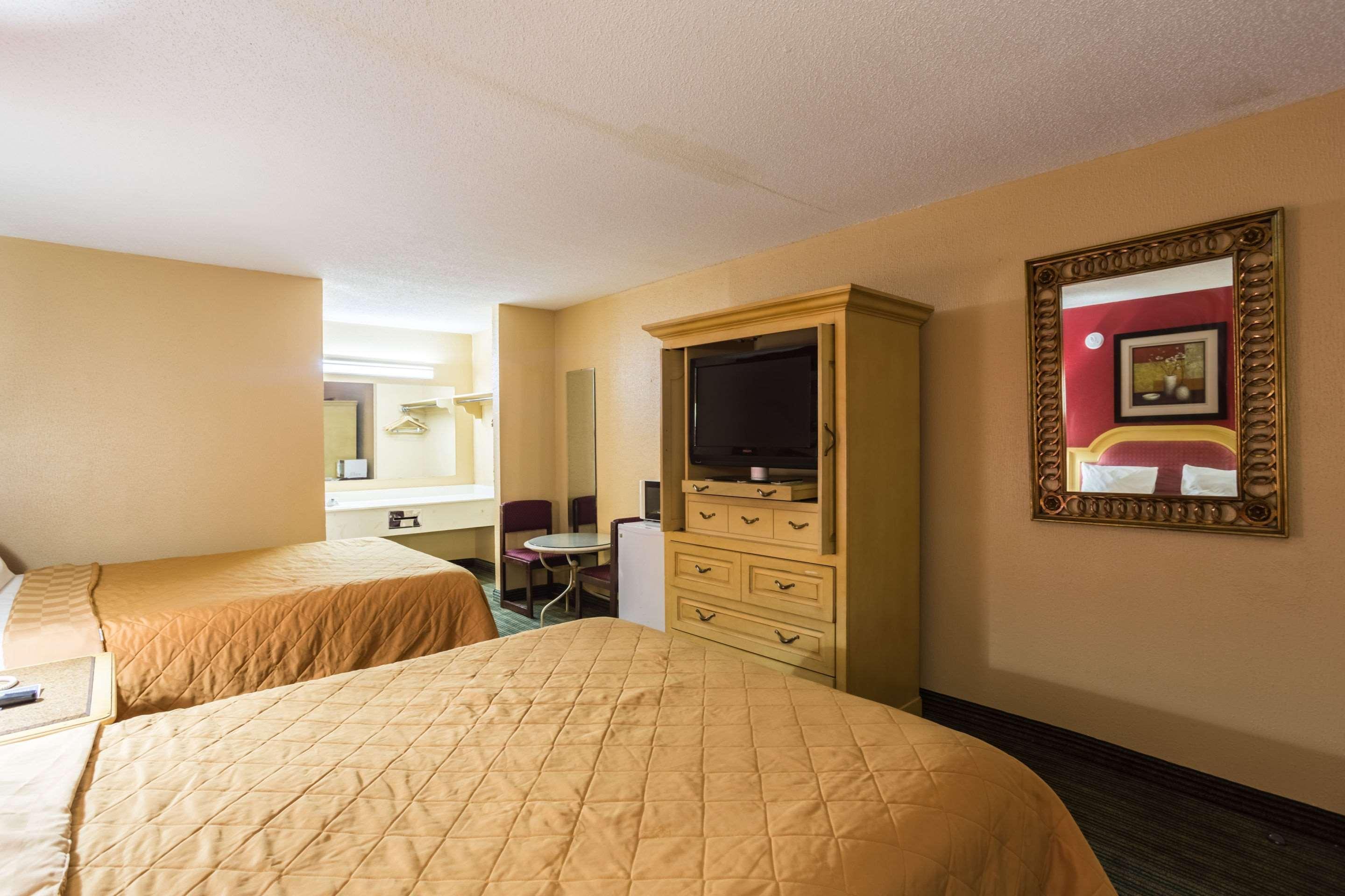 Rodeway Inn Hazlehurst Ngoại thất bức ảnh