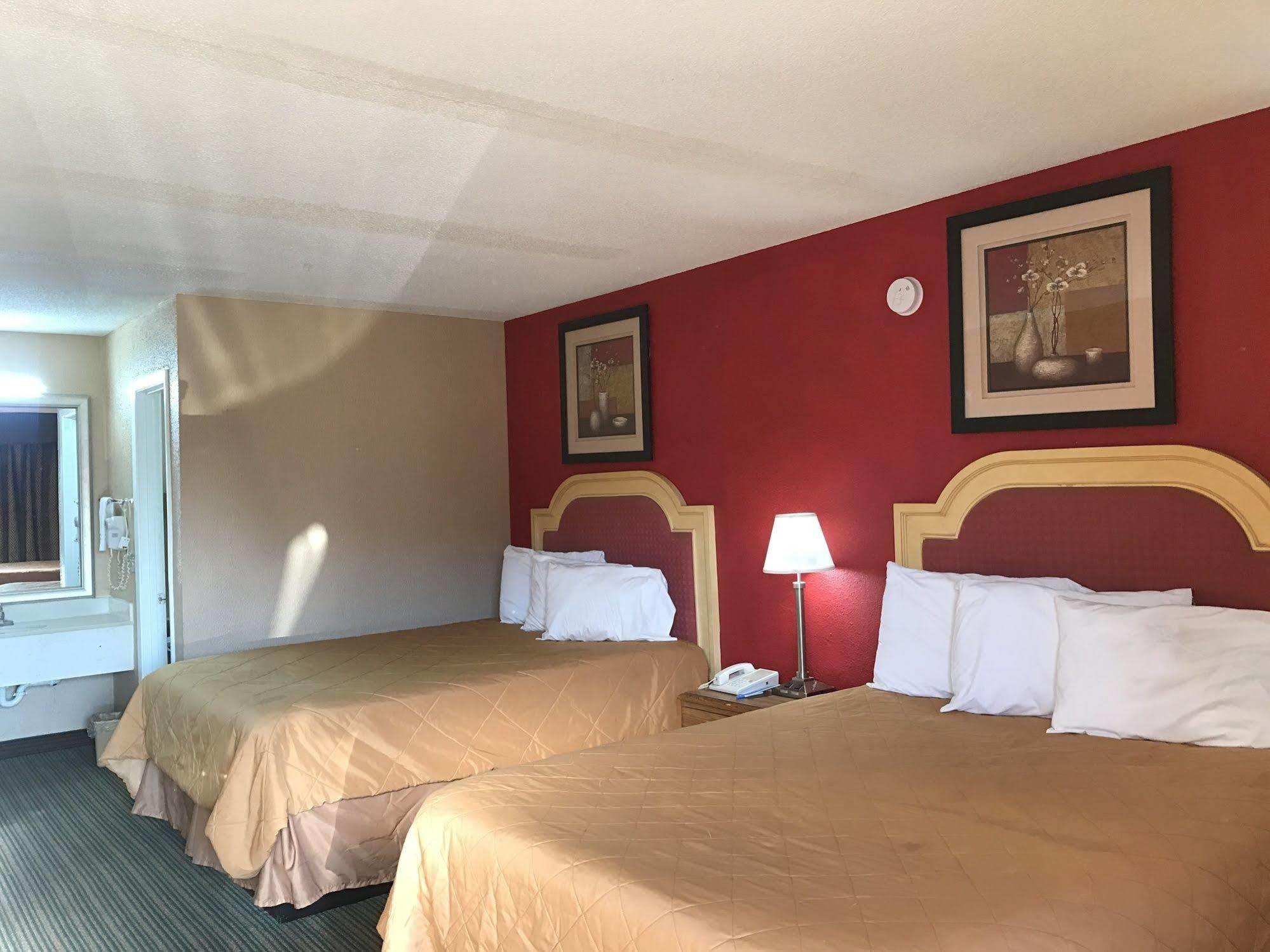 Rodeway Inn Hazlehurst Ngoại thất bức ảnh